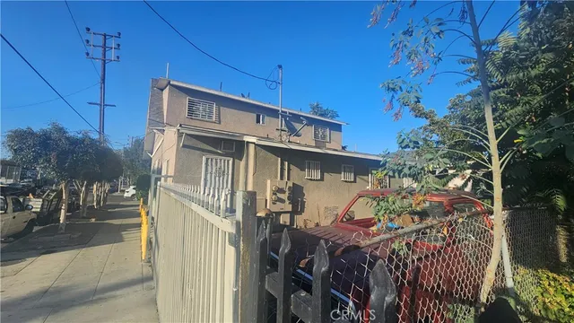 $875,000 | 736 West 41st Place, Los Angeles, CA 90037