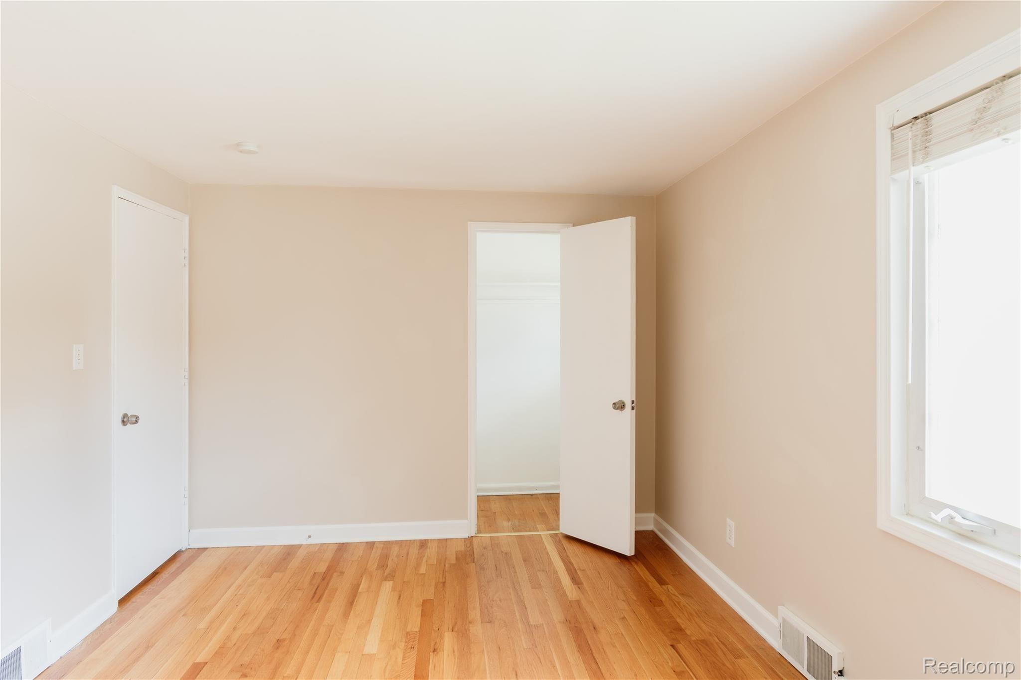 1526 West Webster Road Royal Oak, MI 48073 - Photo 27 of 38 1526-W-Weber-Rd-Royal-Oak-13.jpg