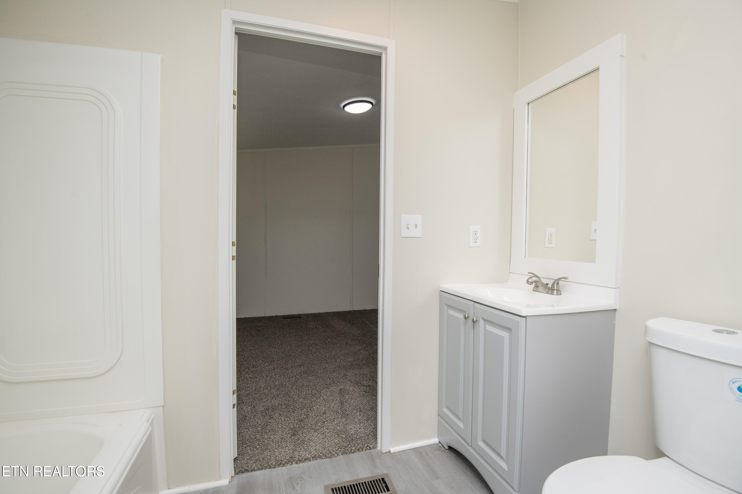 1587 Lower Caney Valley Road Tazewell, TN 37879 - Photo 18 of 42 third bath