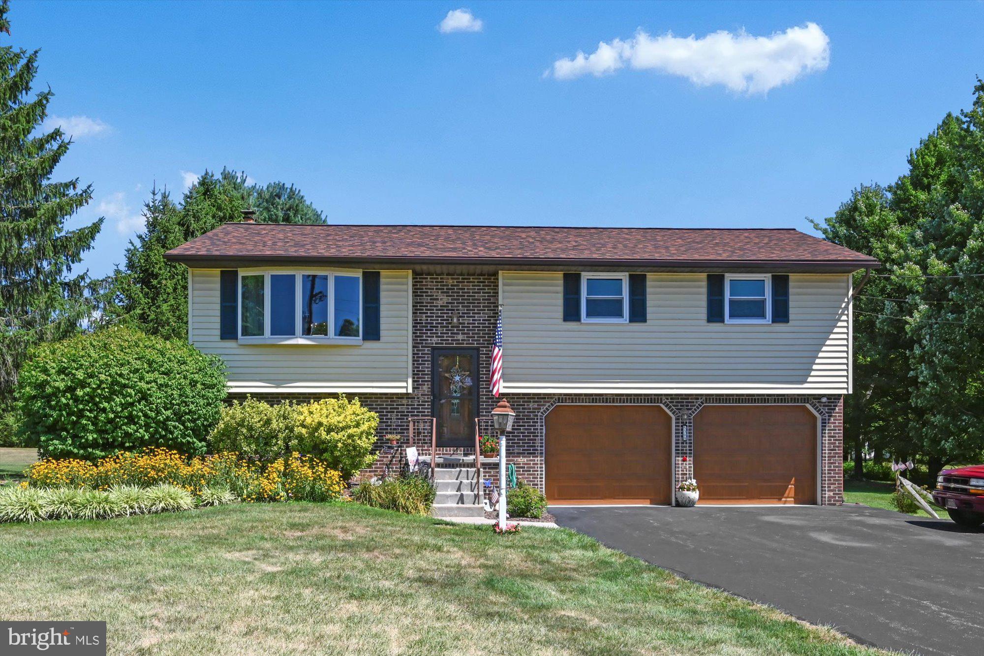 5309 Bossler Road Elizabethtown, PA 17022 - Photo 1 of 28 Front