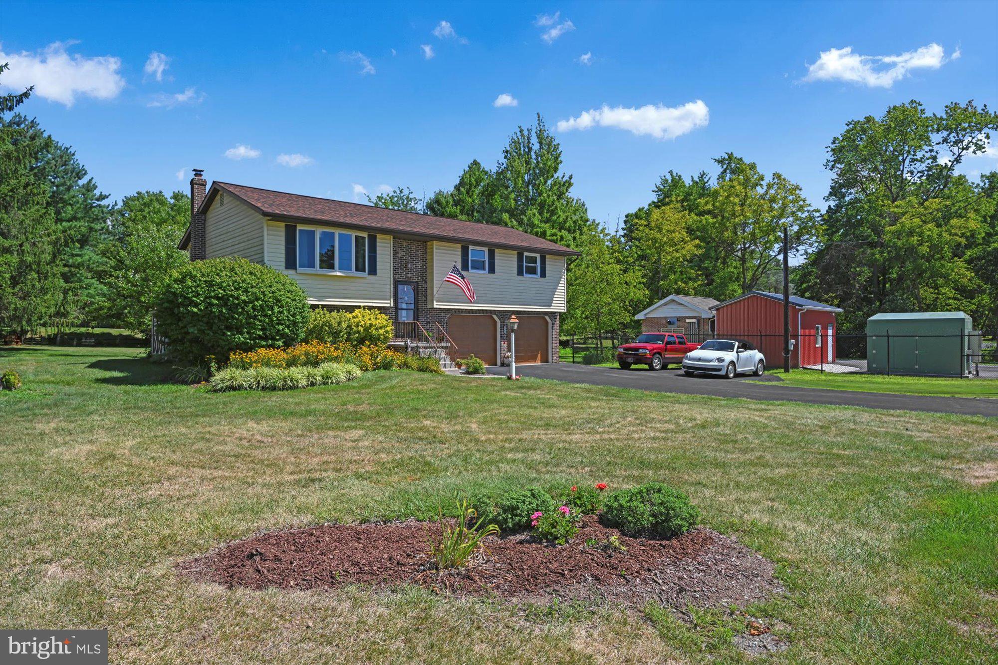 5309 Bossler Road Elizabethtown, PA 17022 - Photo 2 of 28 Front