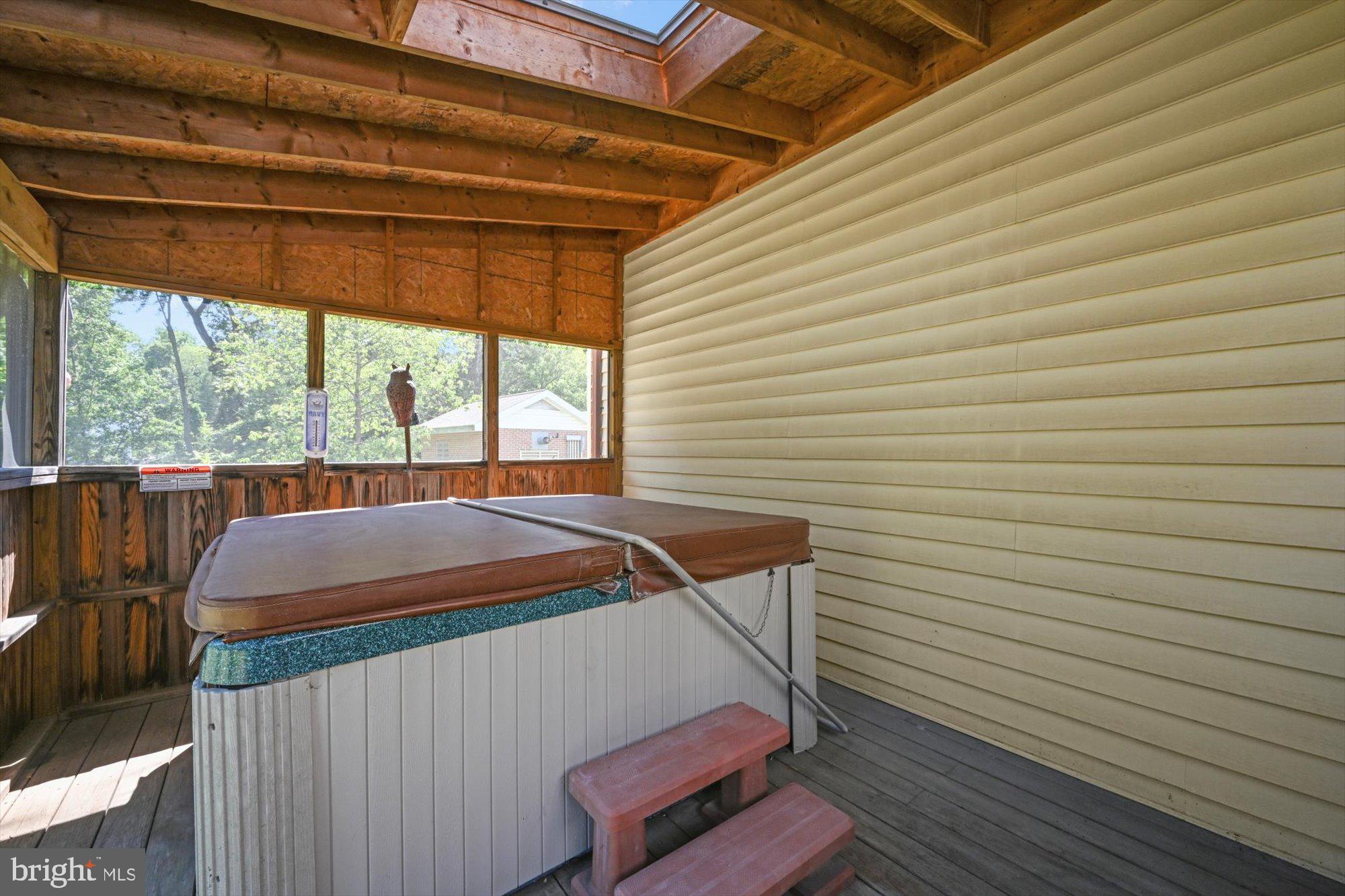 5309 Bossler Road Elizabethtown, PA 17022 - Photo 24 of 28 Hot tub