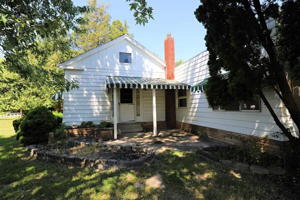 $154,900 | 825 East River Road, Flushing, MI 48433