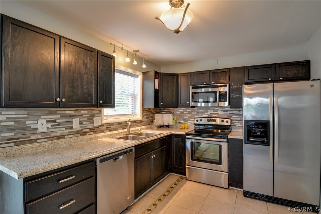 1517 Sandgate Road Midlothian, VA 23113 - Photo 12 of 40 Gallery Image 12