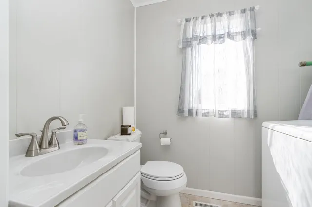 $549,900 | 34655 38th Avenue, Paw Paw, MI 49079