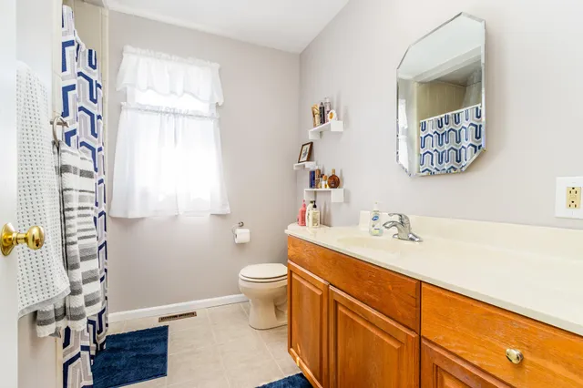 $549,900 | 34655 38th Avenue, Paw Paw, MI 49079