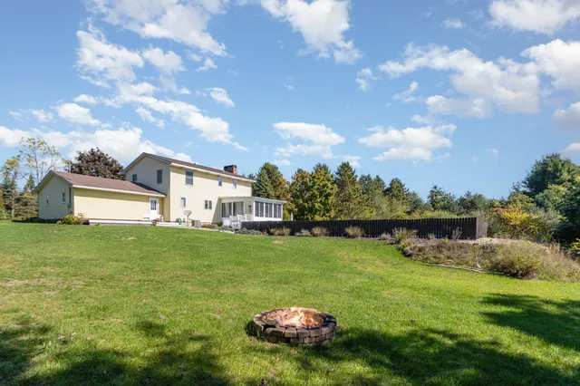 $549,900 | 34655 38th Avenue, Paw Paw, MI 49079