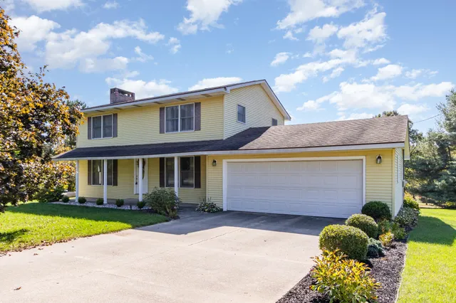 $549,900 | 34655 38th Avenue, Paw Paw, MI 49079