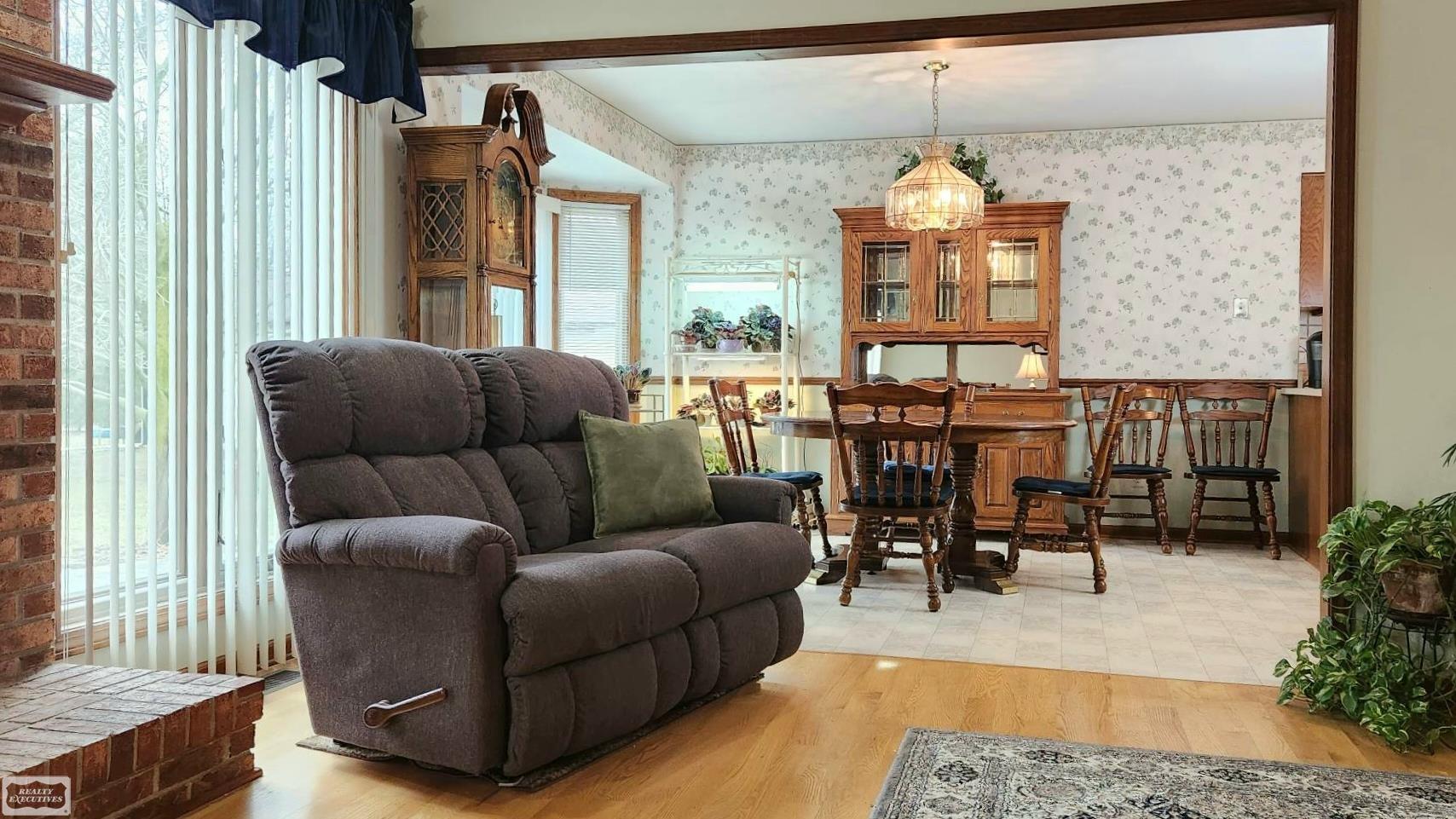 75575 Romeo Plank Road Armada, MI 48005 - Photo 19 of 64 50104387-18.JPG