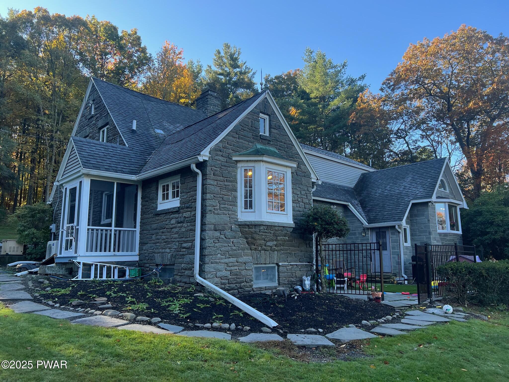 526 Highway 507 Paupack, PA 18451 - Photo 3 of 76