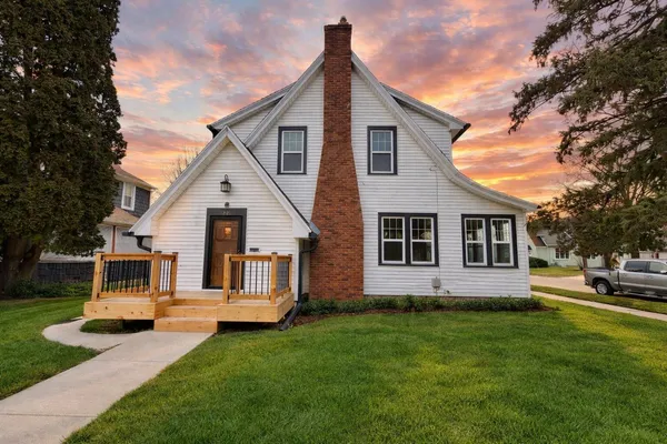 $344,900 | 1221 Grace Street, Janesville, WI 53545