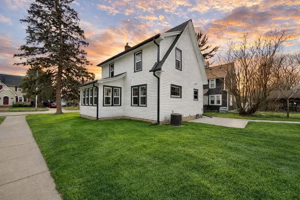 $344,900 | 1221 Grace Street, Janesville, WI 53545