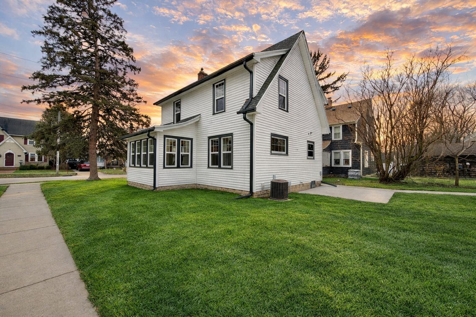 1221 Grace Street Janesville, WI 53545 - Photo 16 of 17 1936B26A-367B-4537-9E92-9C76236BBC1C