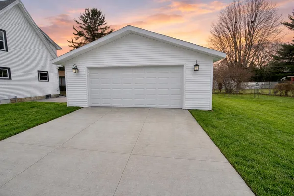 $344,900 | 1221 Grace Street, Janesville, WI 53545