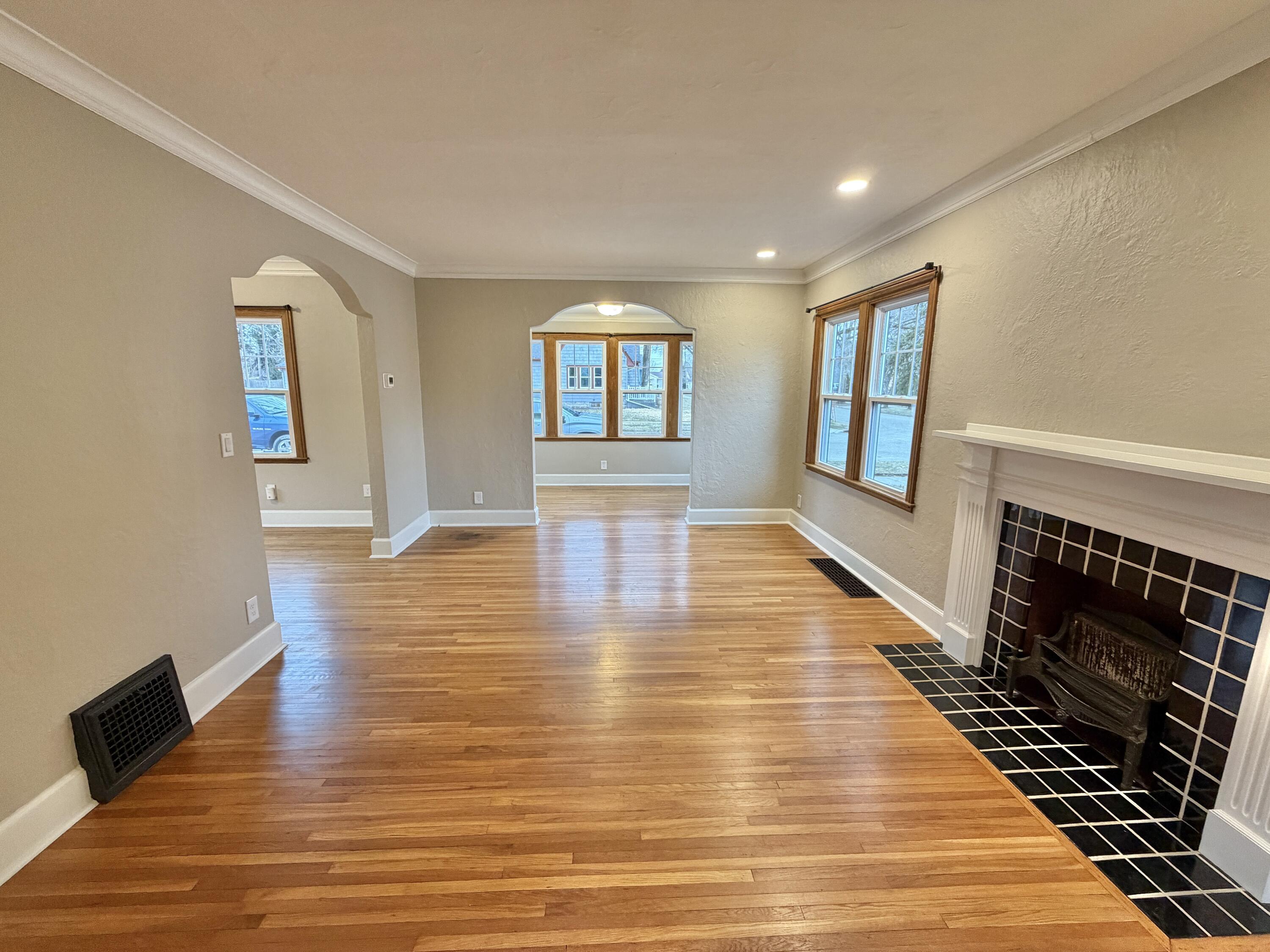 1221 Grace Street Janesville, WI 53545 - Photo 4 of 17 IMG_1566