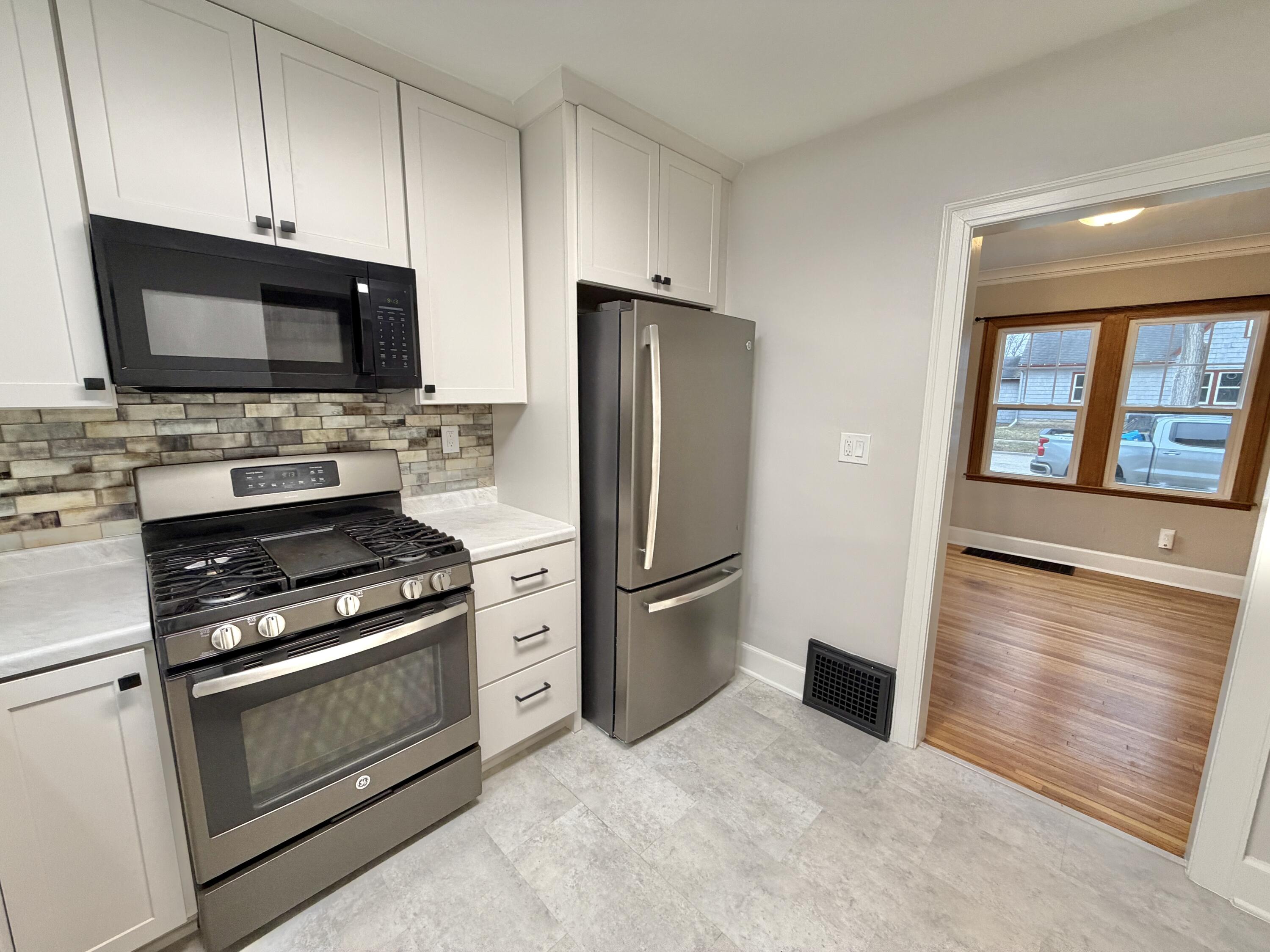 1221 Grace Street Janesville, WI 53545 - Photo 8 of 17 IMG_1580