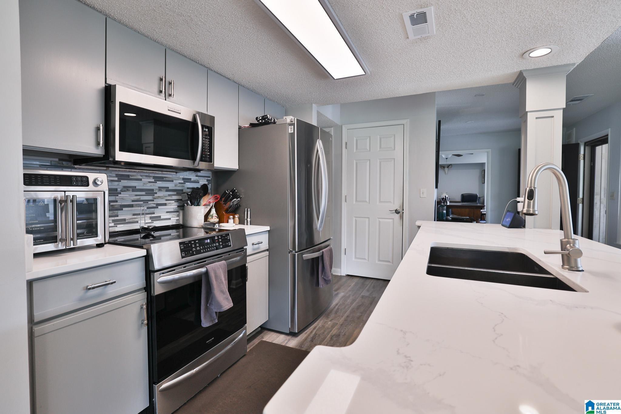 402 Paradise Isle, Unit 402 Riverside, AL 35135 - Photo 4 of 51