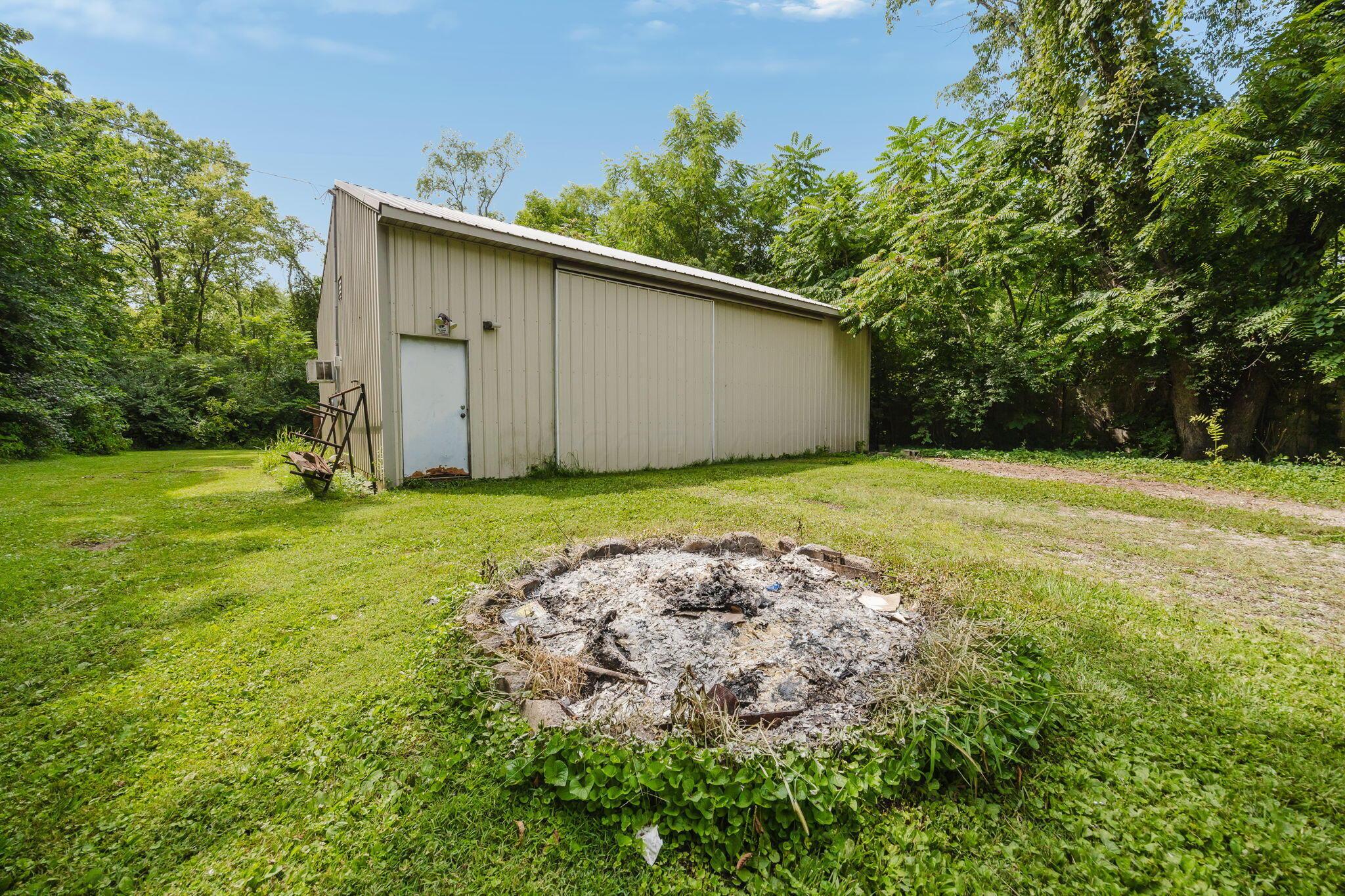 3147 Mechanicsburg Road Springfield, OH 45503 - Photo 33 of 36 .