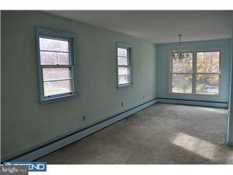 958 West Valley Road Pottstown, PA 19464 - Photo 6 of 12 Living Room