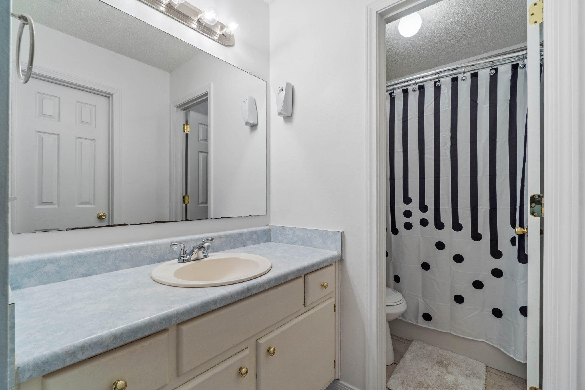 2519 Lincoln Road Navarre, FL 32566 - Photo 25 of 37 Master Bathroom