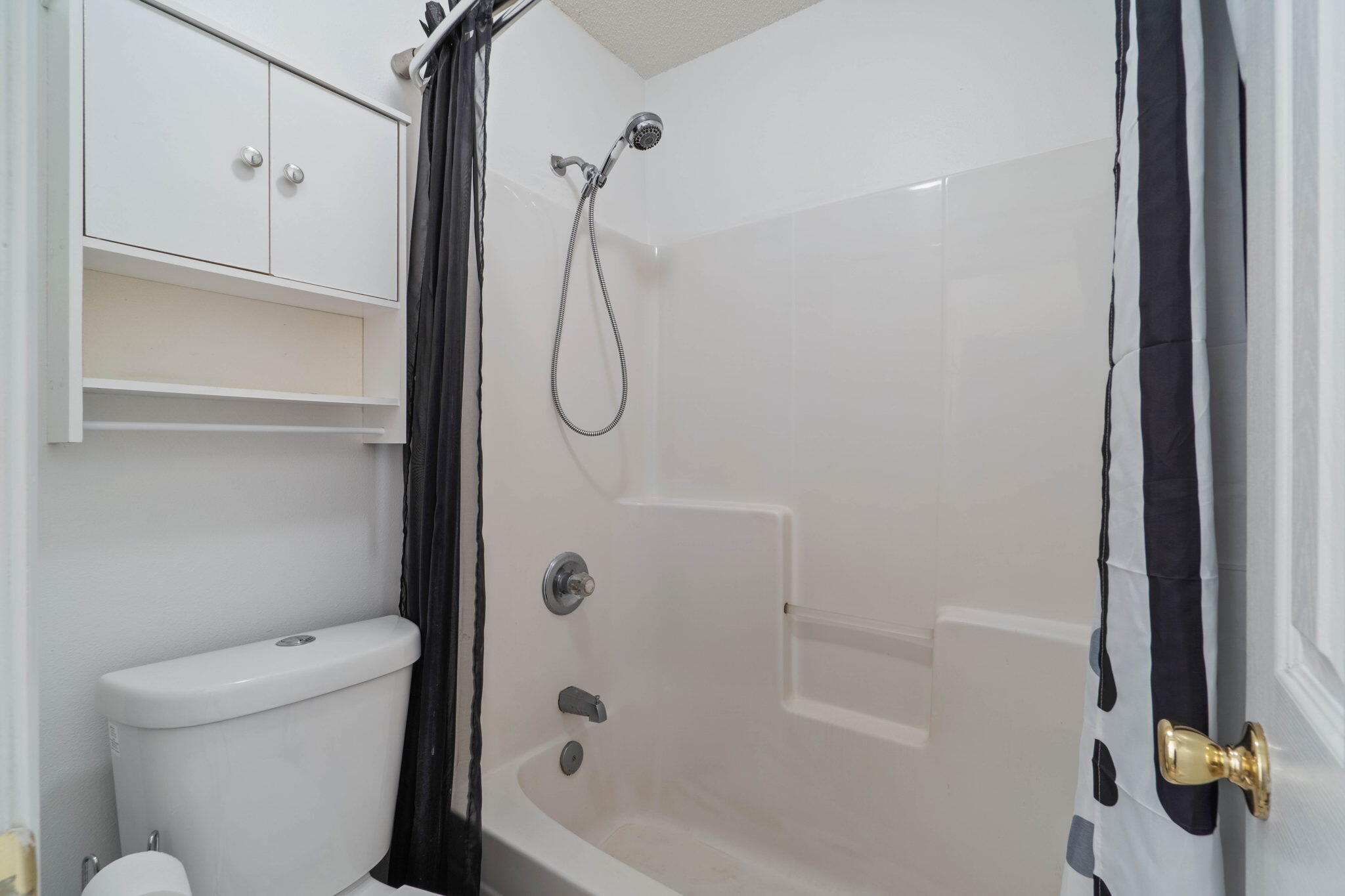 2519 Lincoln Road Navarre, FL 32566 - Photo 26 of 37 Master Bathroom