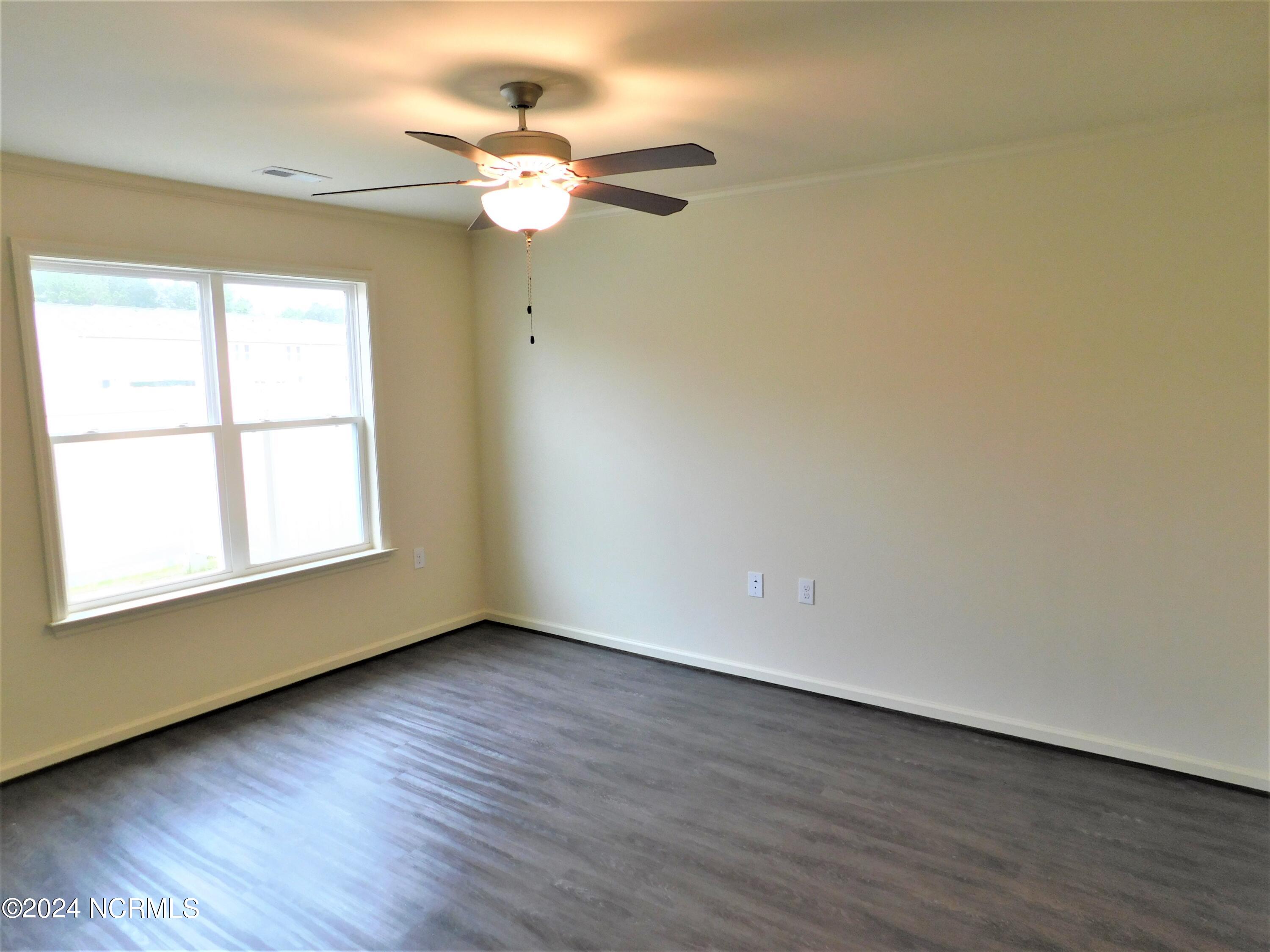 446 Sullivan Loop Road Midway Park, NC 28544 - Photo 2 of 20 Living Room