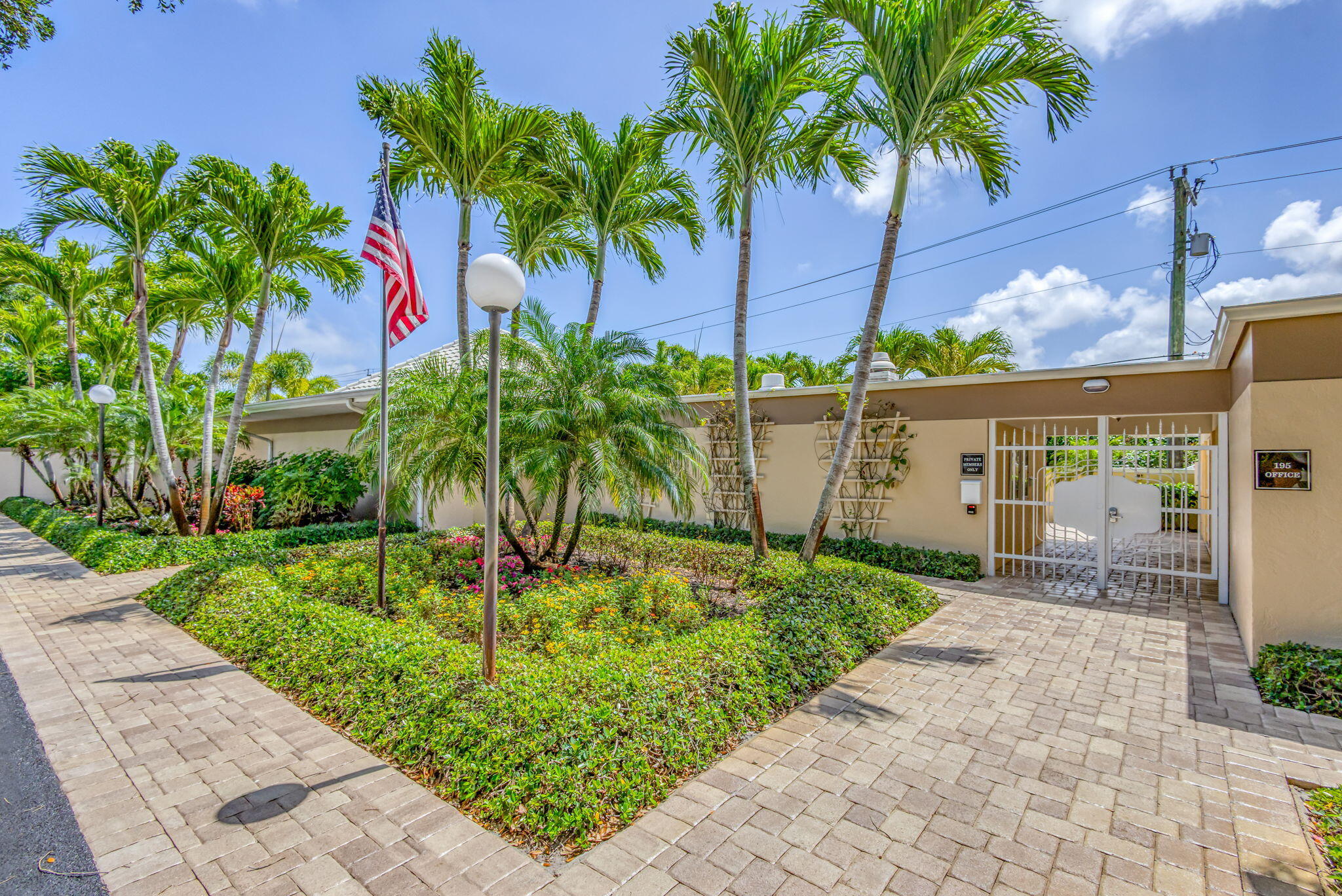 11 Concourse Drive, Unit B Jupiter, FL 33469 - Photo 33 of 42 Clubhouse & Pool