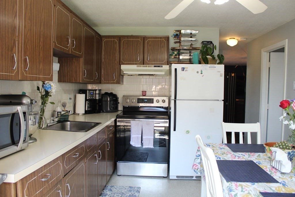 67 Nicholas Road, Unit D Framingham, MA 01701 - Photo 7 of 42