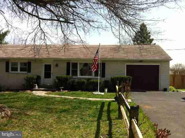 304 Valley Road Etters, PA 17319 - Photo 2 of 24 Gallery Image 2