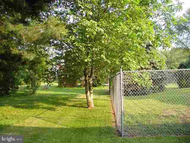 304 Valley Road Etters, PA 17319 - Photo 7 of 24 Gallery Image 7