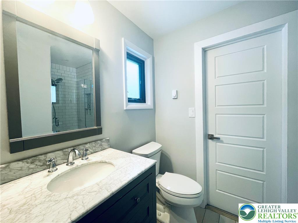 103 Ashley Court Bushkill, PA 18324 - Photo 28 of 68 1st floor full bathroom