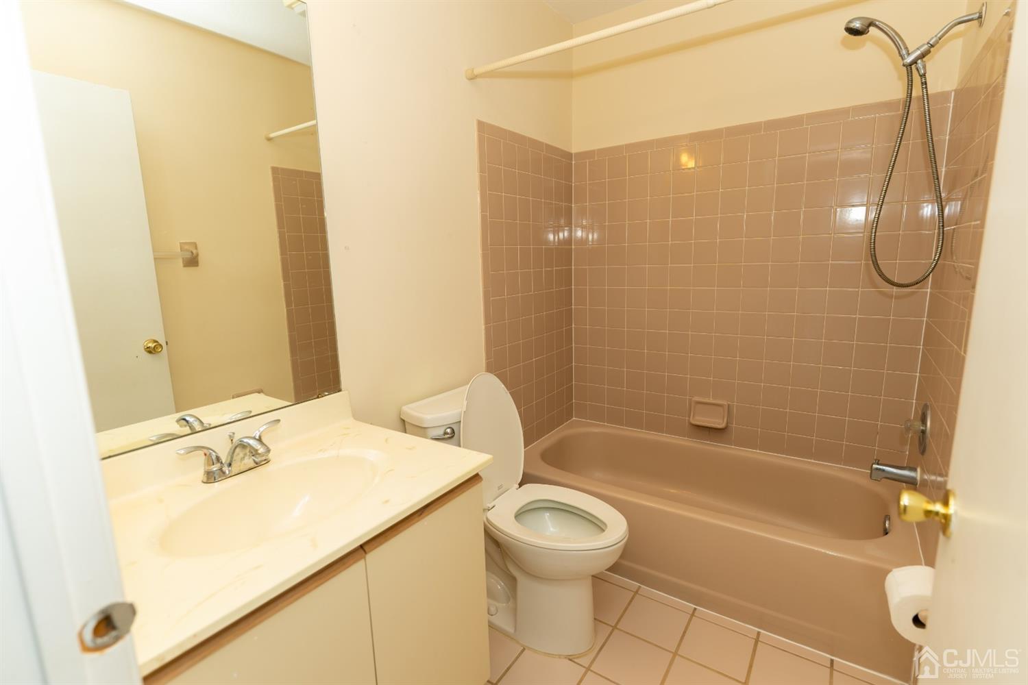 151 Nebula Road Piscataway, NJ 08854 - Photo 15 of 18 Second floor main bathroom