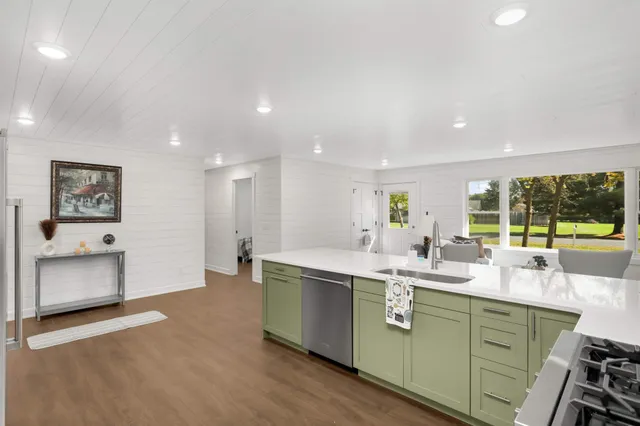 $3,350 | 15240 Kangaroo Street Northwest, Anoka, MN 55303