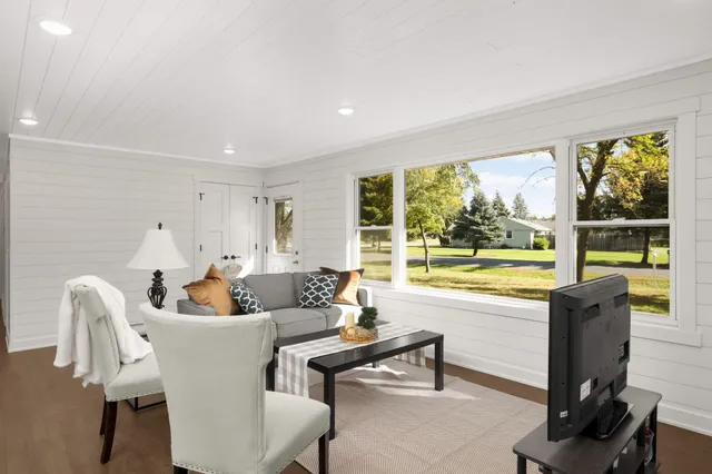 $3,350 | 15240 Kangaroo Street Northwest, Anoka, MN 55303