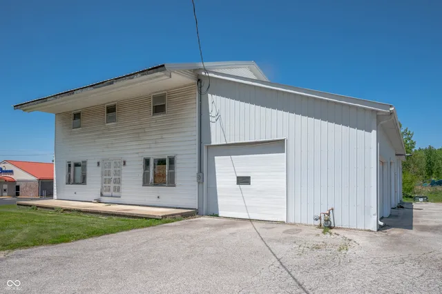 $395,000 | 190 East Willard Avenue, Rushville, IN 46173