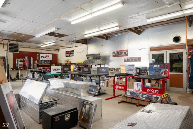 $395,000 | 190 East Willard Avenue, Rushville, IN 46173