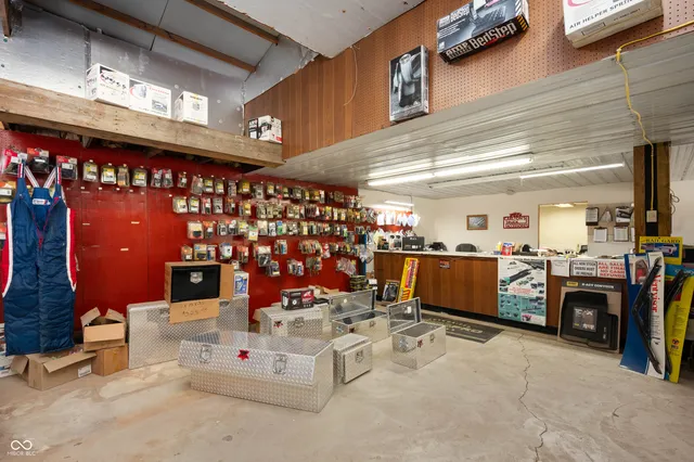 $395,000 | 190 East Willard Avenue, Rushville, IN 46173