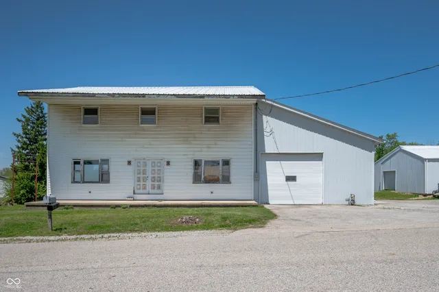 $395,000 | 190 East Willard Avenue, Rushville, IN 46173