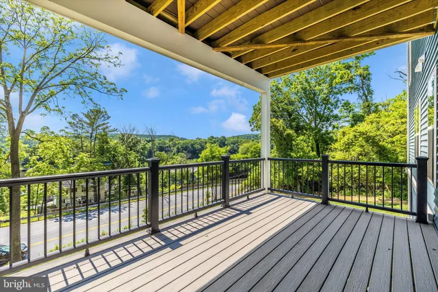 $995,000 | 30 Lakeridge Drive, New Market, MD 21774