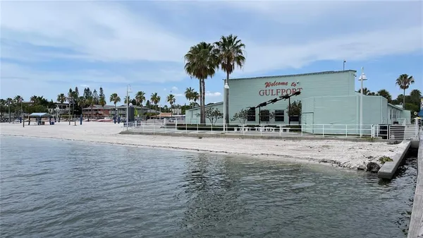 $1,395 | 5120 24th Avenue South, Unit 5120, Gulfport, FL 33707