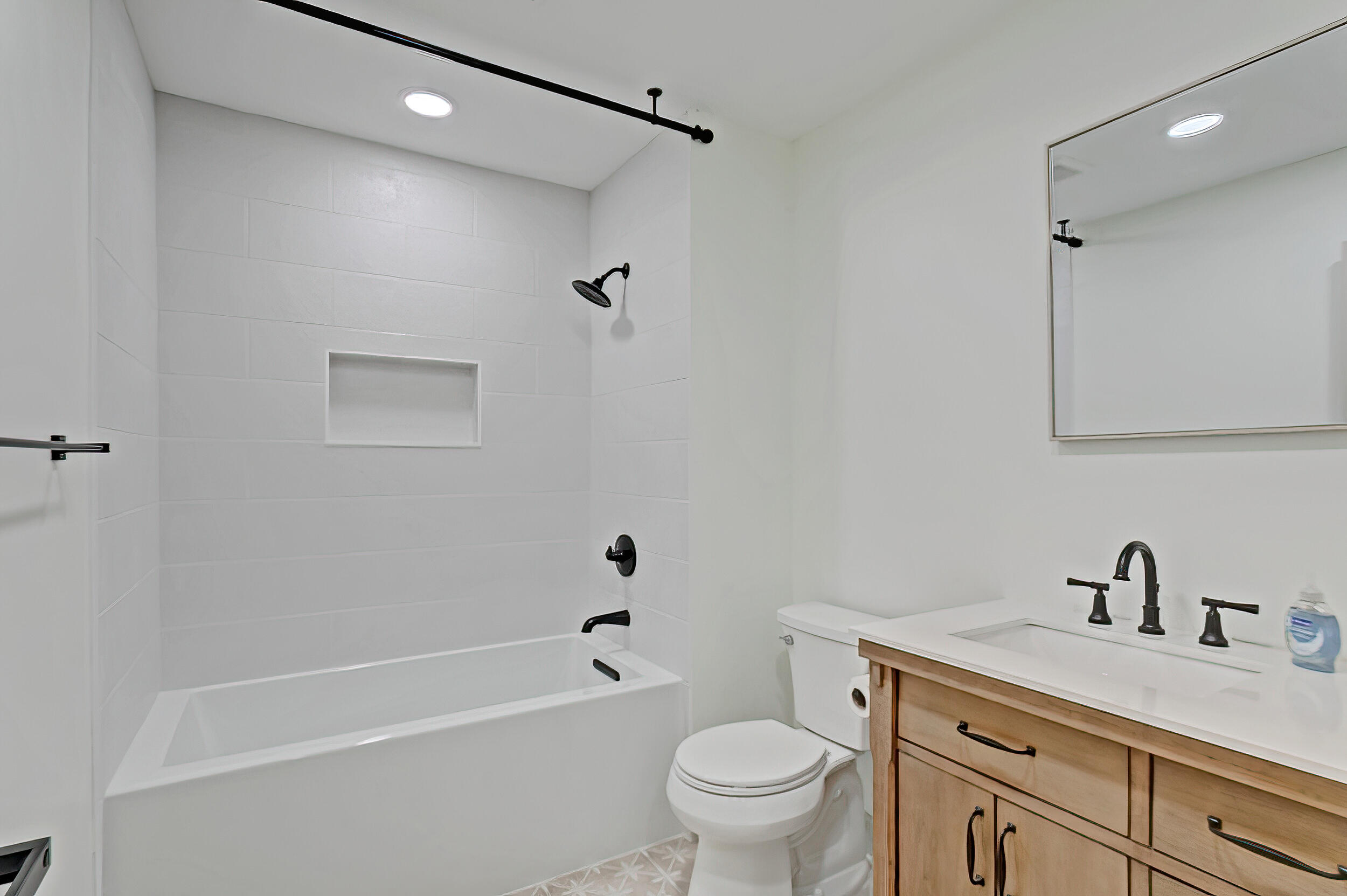 24 Ironwood Way North Palm Beach Gardens, FL 33418 - Photo 38 of 74 2nd Bathroom