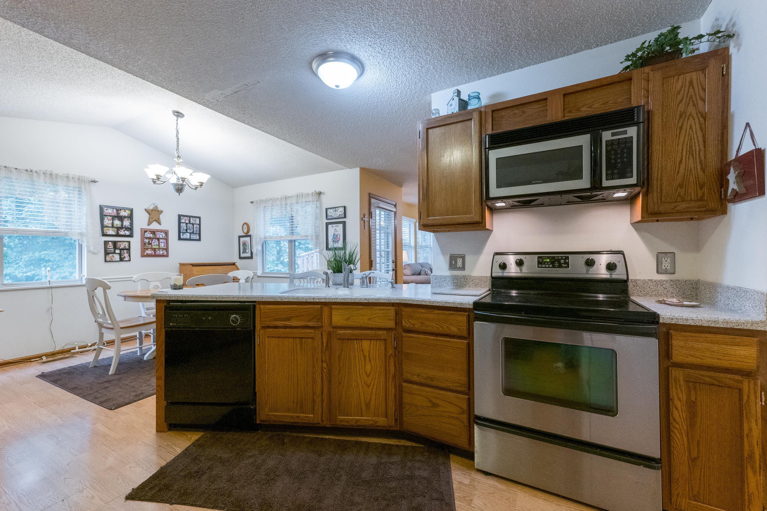 664 Ridenour Road Columbus, OH 43230 - Photo 21 of 77 018P1703919