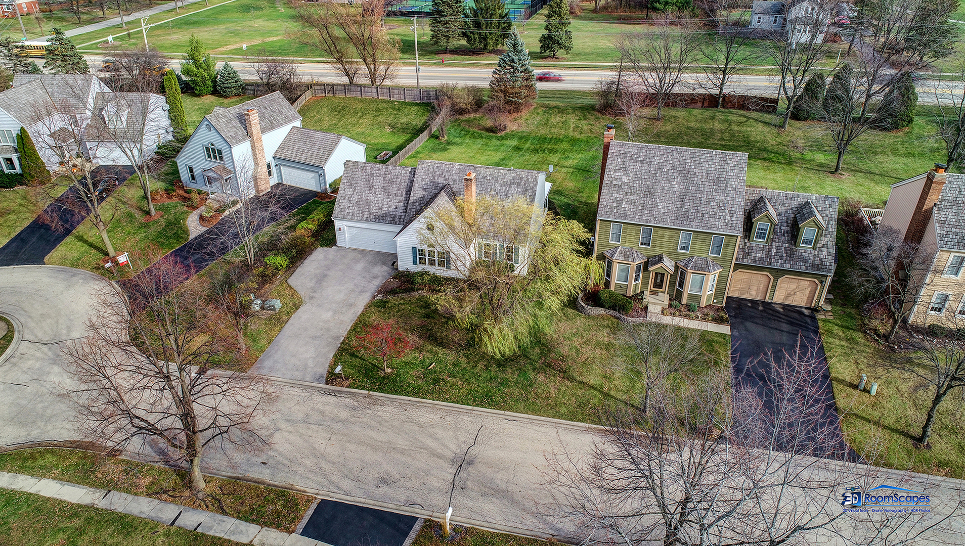 277 Mayflower Court Gurnee, IL 60031 - Photo 34 of 42 an aerial view of a house with garden space and street view