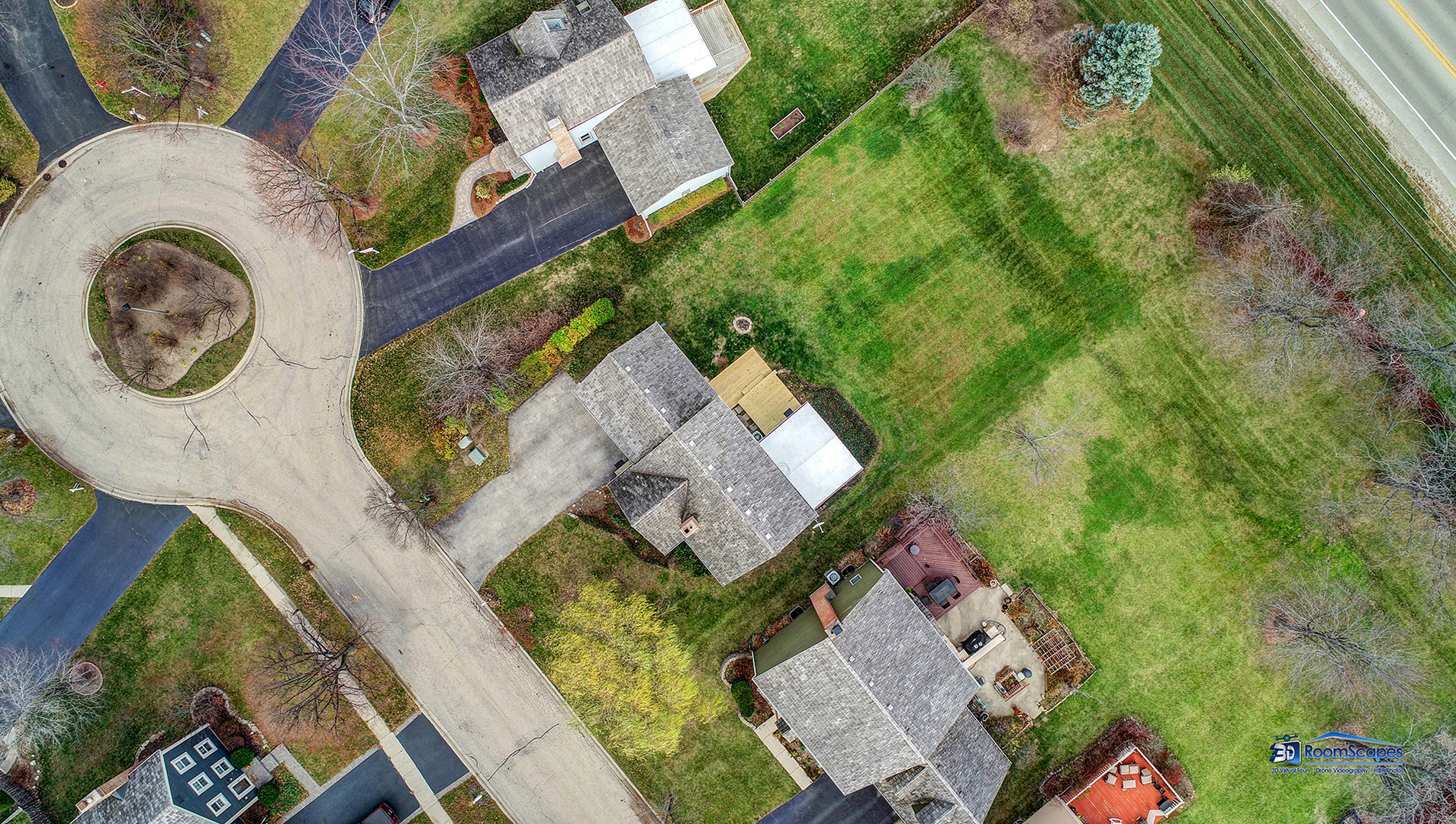 277 Mayflower Court Gurnee, IL 60031 - Photo 35 of 42 an aerial view of a house with garden space and a ocean view
