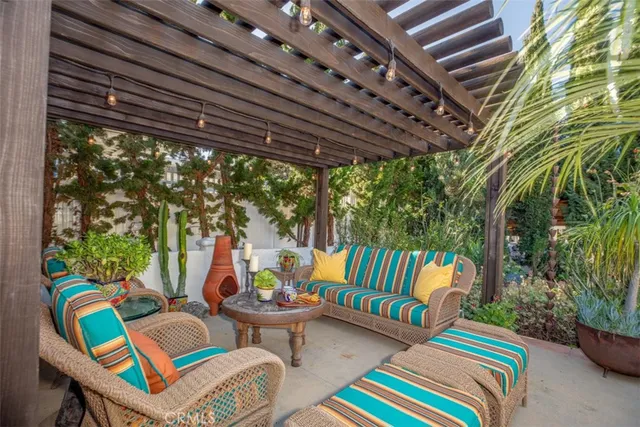 a view of a pathway in front of house