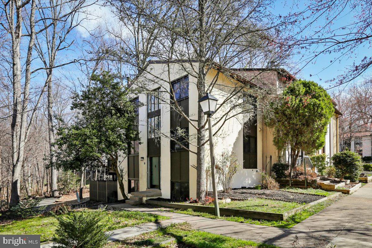 11922 Barrel Cooper Court Reston, VA 20191 - Photo 1 of 41