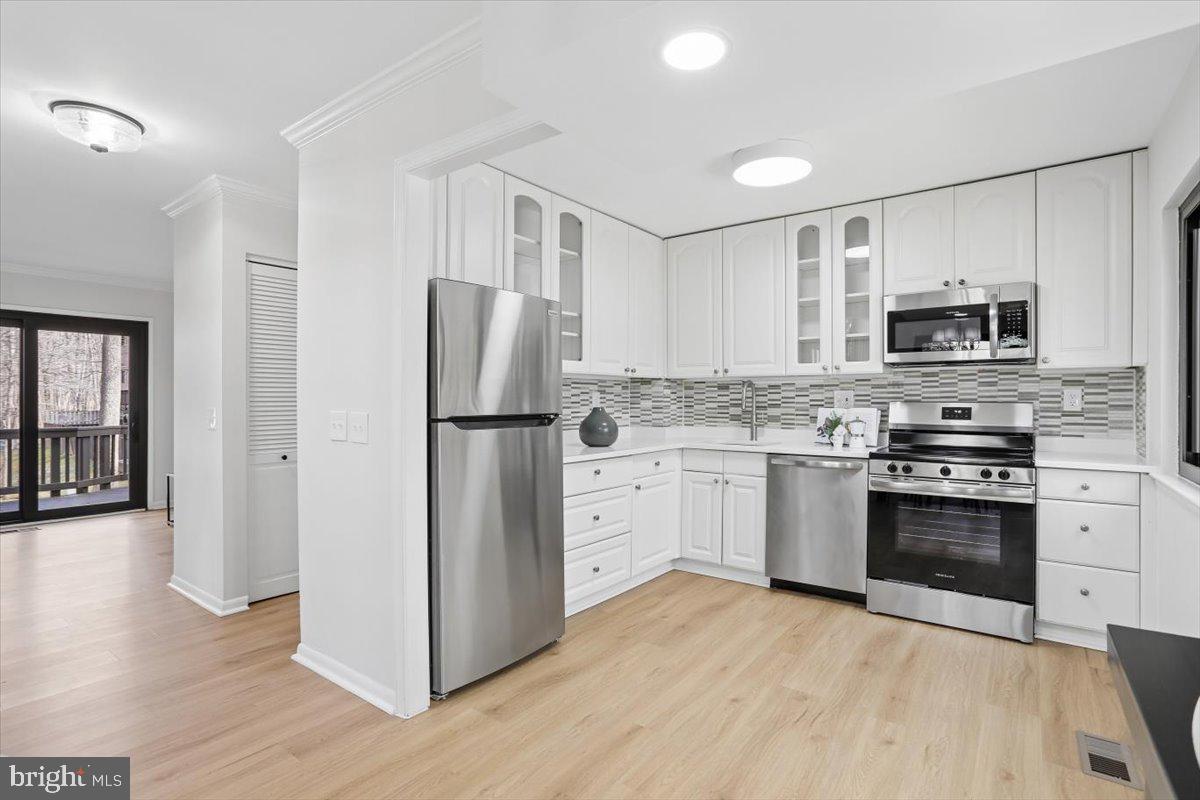 11922 Barrel Cooper Court Reston, VA 20191 - Photo 15 of 41