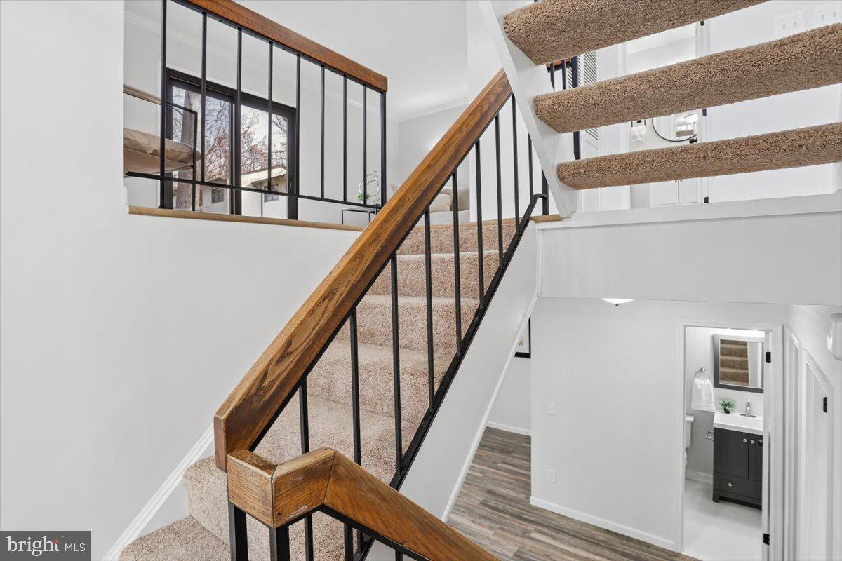 11922 Barrel Cooper Court Reston, VA 20191 - Photo 2 of 41