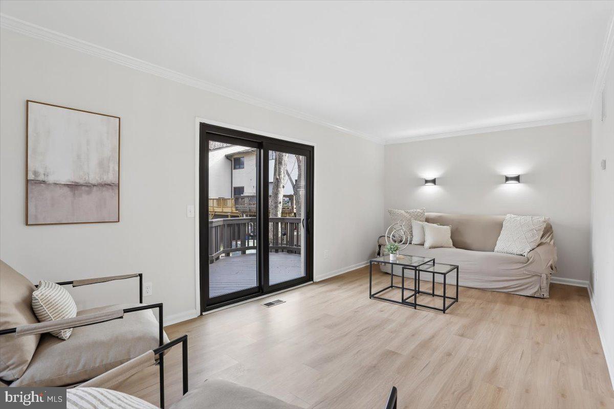 11922 Barrel Cooper Court Reston, VA 20191 - Photo 3 of 41