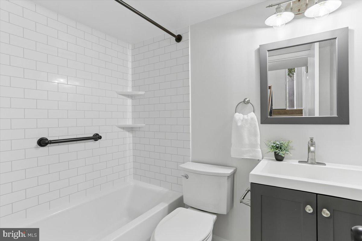 11922 Barrel Cooper Court Reston, VA 20191 - Photo 35 of 41